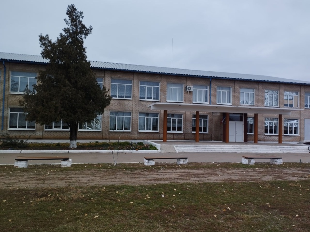 Фасад школы